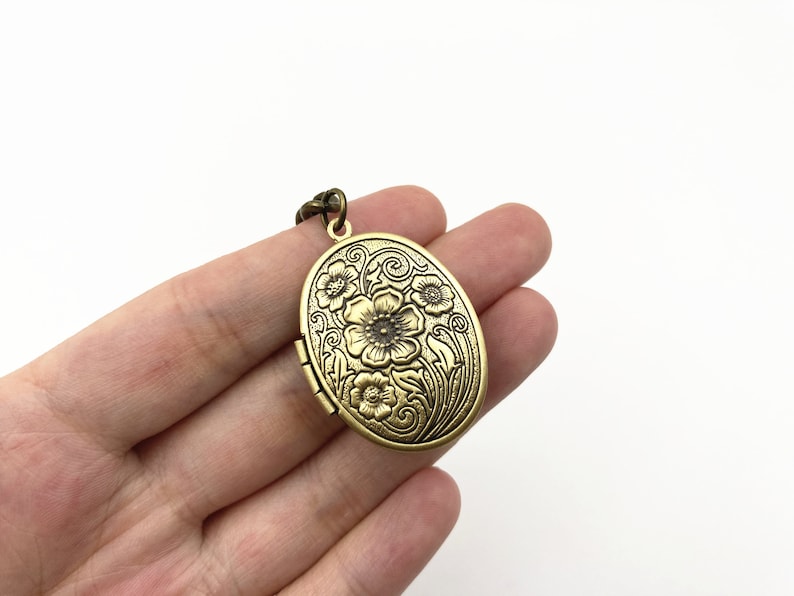 Personalized Locket Keychainlocket Keychain With Photolocket Etsy