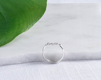Kedjering, Minimalistisk ring, Stapelbar silverring, Silverkedjering, Stapelbar ring, Öppen ring, Elegant silverring, Silverbandring
