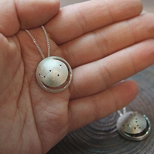 Silverförmörkelse, Horoskophalsband, Stjärnbildsmycken, Stjärnbildskonstellation, Stjärntecken, Oxiderat sterlingsilver, Halsmånehalsband bild 4
