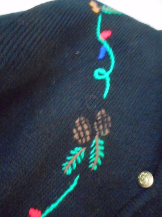 Vintage Size L Tally-Ho Christmas embroidered Bla… - image 3