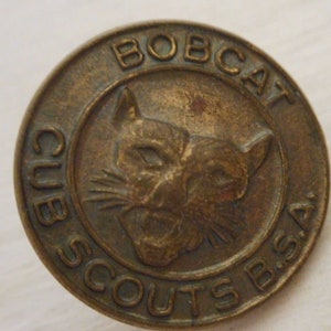 Vintage Cub Scout Round Bobcat Pin Metal with nice patina