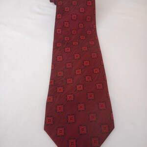 Vintage Wembley Geometric Retro Red Black Men&#39;s tie
