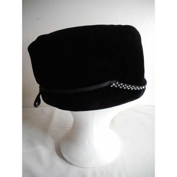 Vintage Black Cossack hat with crystals and bow - image 5