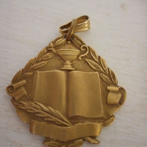 Vintage Estate Find 1925 10K gold filled declamation contest award charm pendant