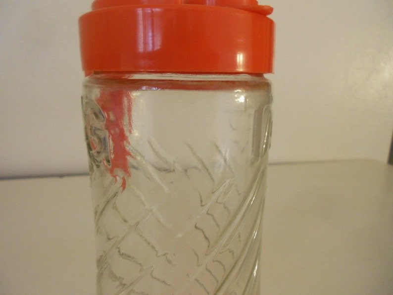 anchor hocking pitcher with lid