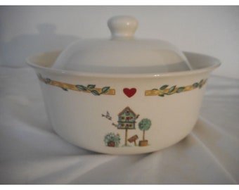 Thomson Pottery Birdhouse Topiary 2 Quart Covered Casserole Serving Bowl Dish #1