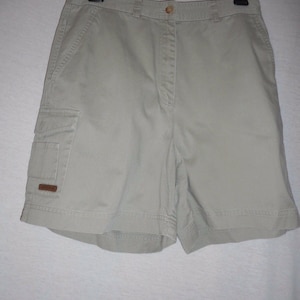 Lauren Ralph Lauren Size 8 Shorts Beigey Green 100% cotton