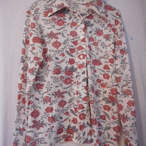 Vintage Sz M or L Pretty Floral Top B -23.5