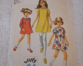 Sewing pattern for girls Vintage 1960s / 70s Simplicity Size 8 8670 cut short dress pattern bust 27