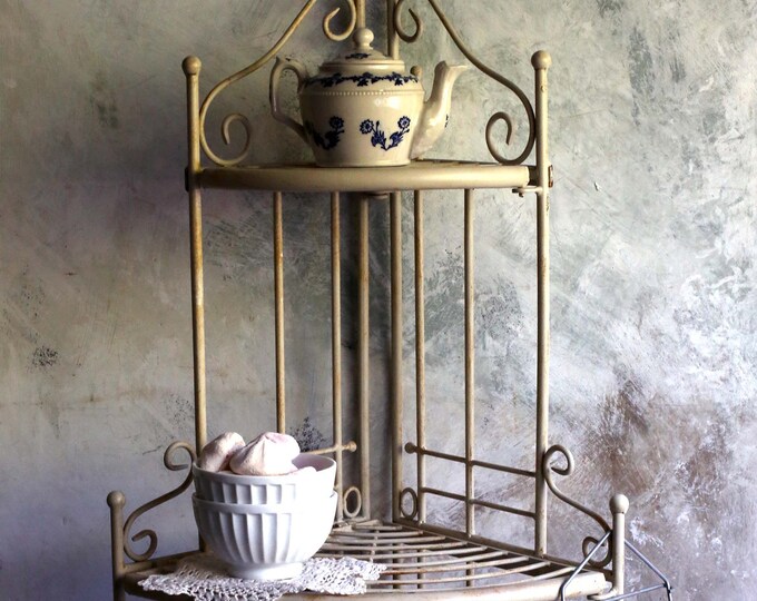 French Bakers Rack Corner Unit Shop Shelves Display Beige Wire Plant