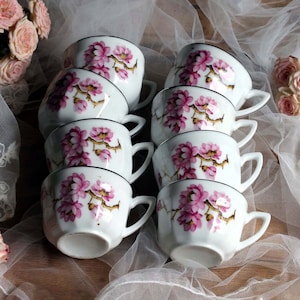 Vintage französische Porzellan Teetassen: Rosa Blumen Art Deco 8er Set