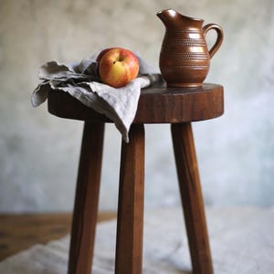 Primitiver französischer Melkhocker, rustikaler Bauernhaus-Beistelltisch