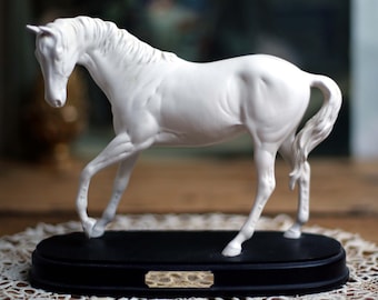 ヴィンテージ ベスウィック磁器製馬の置物：パラミーノ種牡馬像