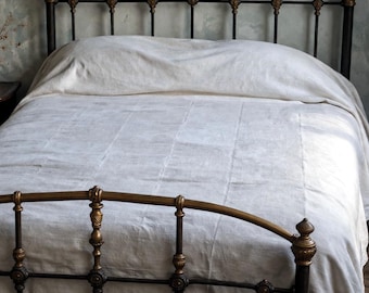 Grande lenzuolo antico francese in lino bianco metis monogrammato ricamato a mano AD matrimoniale