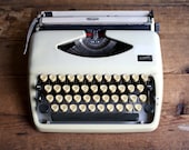 Vintage Triumph Tippa Portable Typewriter Beige Working With Travel Case Rare Azerty French Keyboard 1960s Mid Century Modern Design