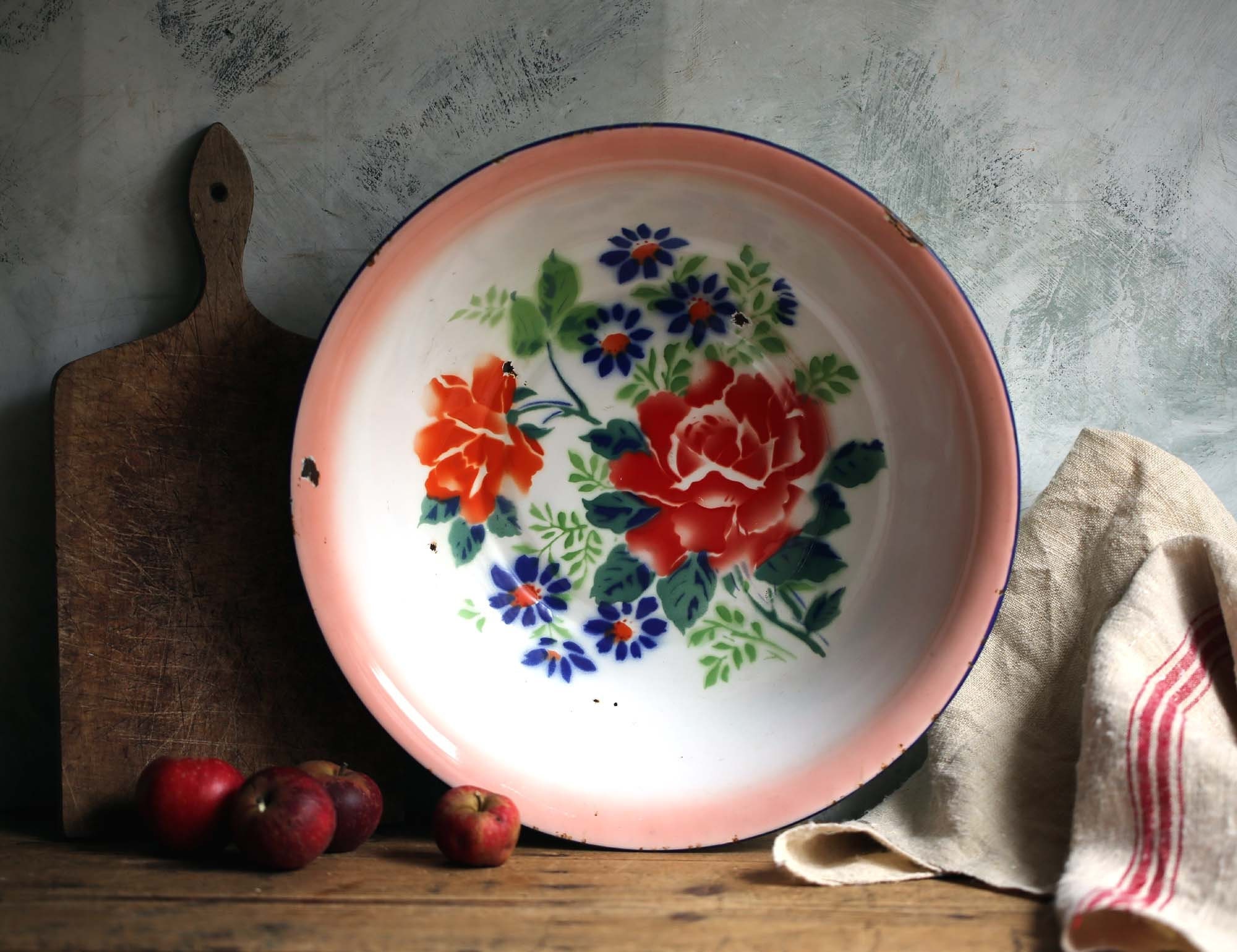 Grand Pochoir Floral Blanc et Rose Bassin en Émail Bol Rond Servant Plat Émailware Vintage Fleurs Ro