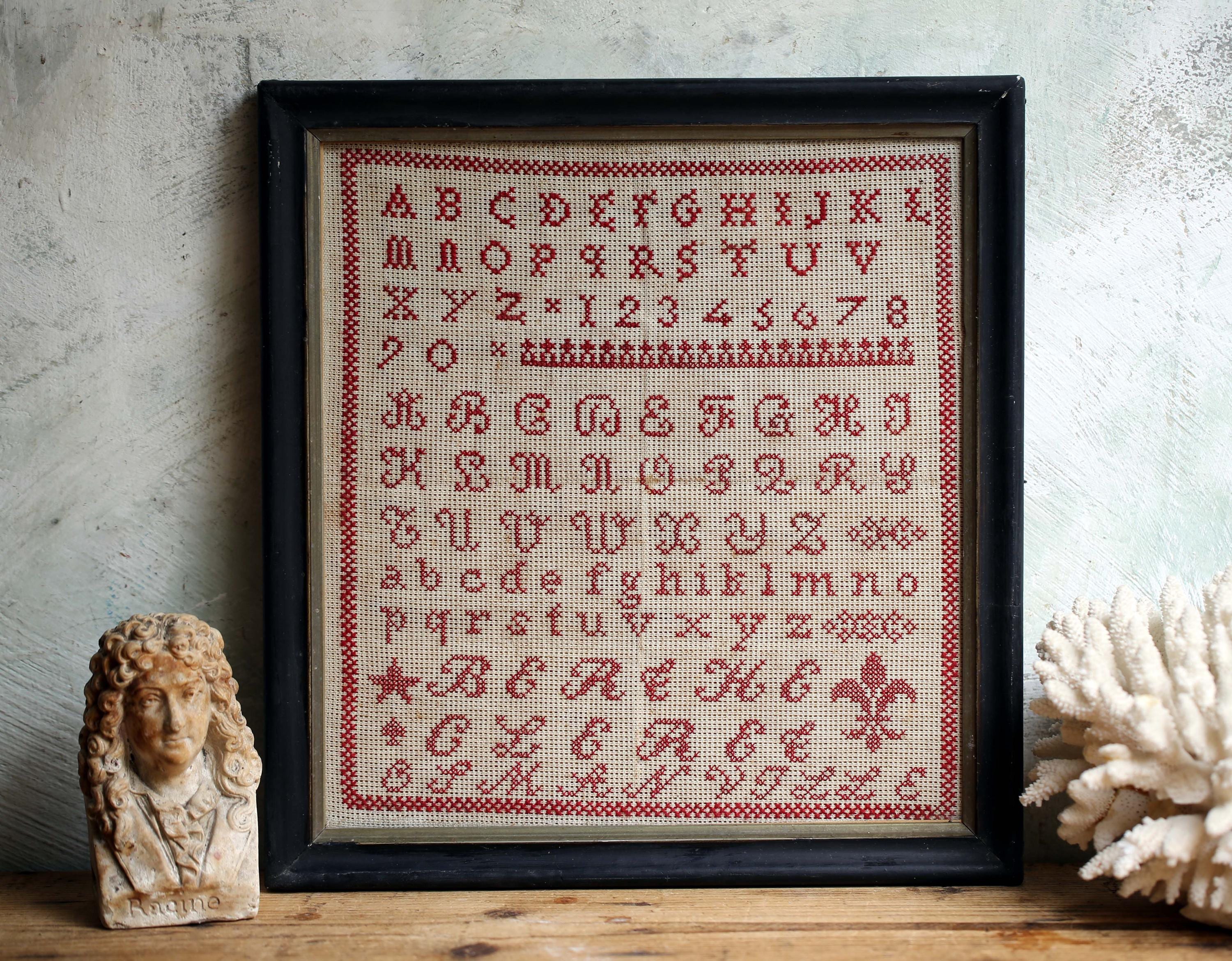 アンティークフランス アルファベット刺繍サンプラー 1901年