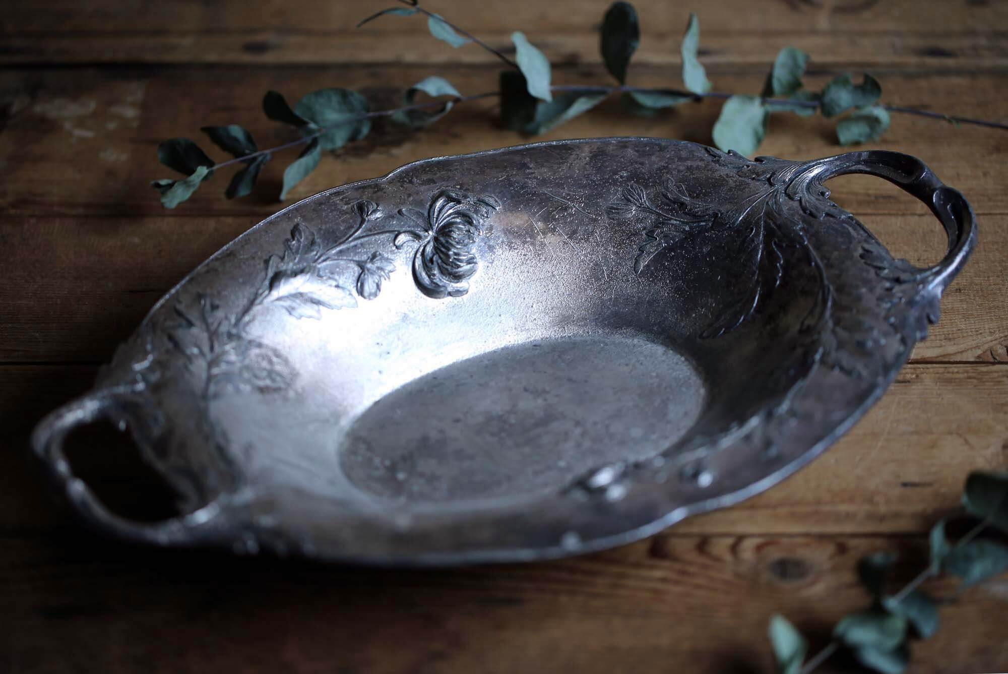 Plat de Service Antique Art Nouveau Assiette d'argent Candy Dish Bonbon Tray Chrysanthemum 1900