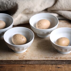 Set of 4 Vintage White Cafe au Lait Bowls French Faceted Porcelain Bowls zdjęcie 7