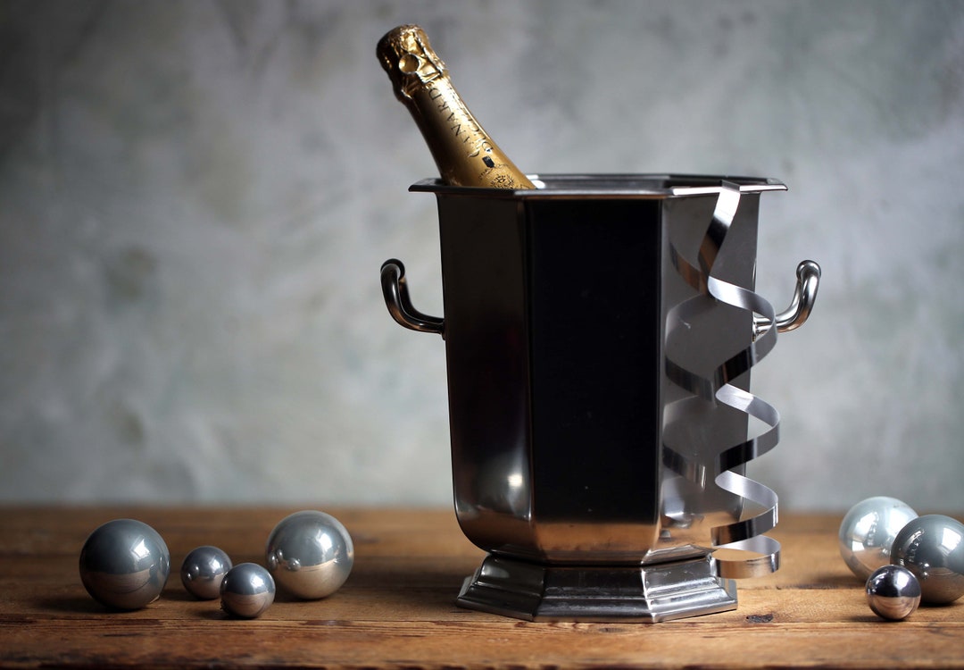 Petit seau à champagne ancien en inox. De l'orfèvre