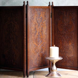 Antiker geschnitzter Paravent aus Frankreich, Neo Gothic 3 Holztafeln mit Drachen