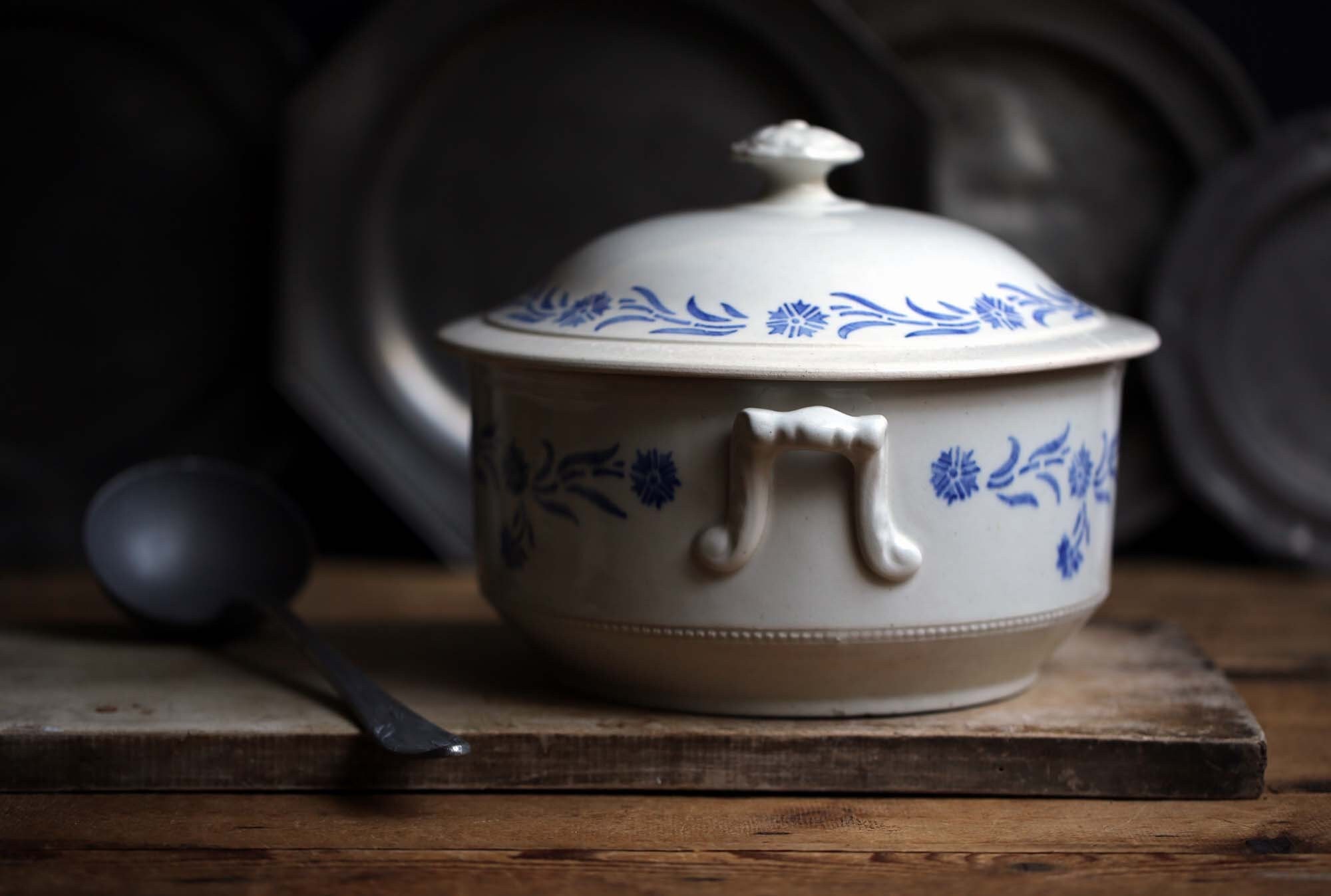 Énorme Antique Français Saint Uze Tureen Grand Plat de Service en Pierre Fer Bleu et Blanc Revol 180