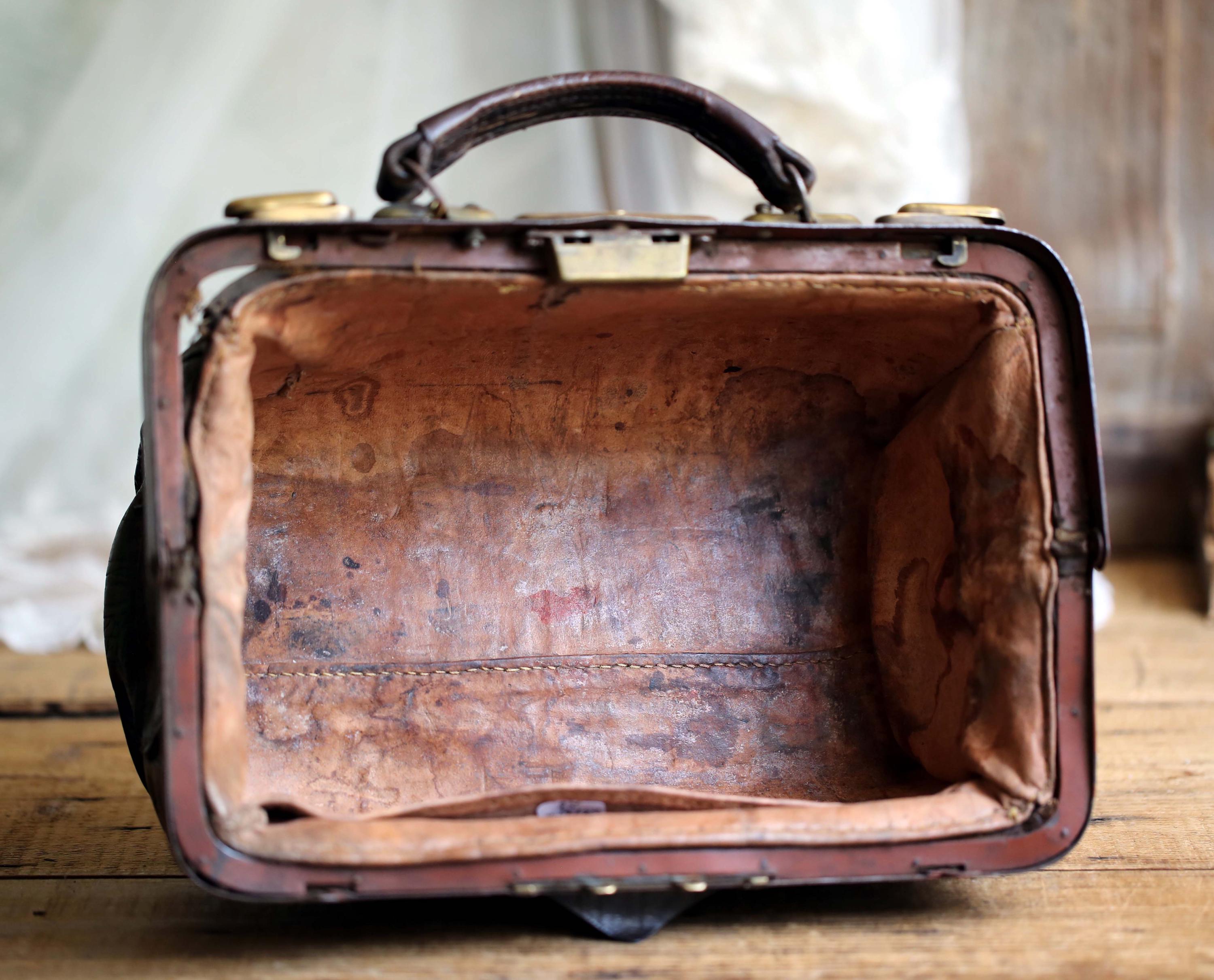 Vintage, serviette, porte document en crocodile. Canton Neuchâtel