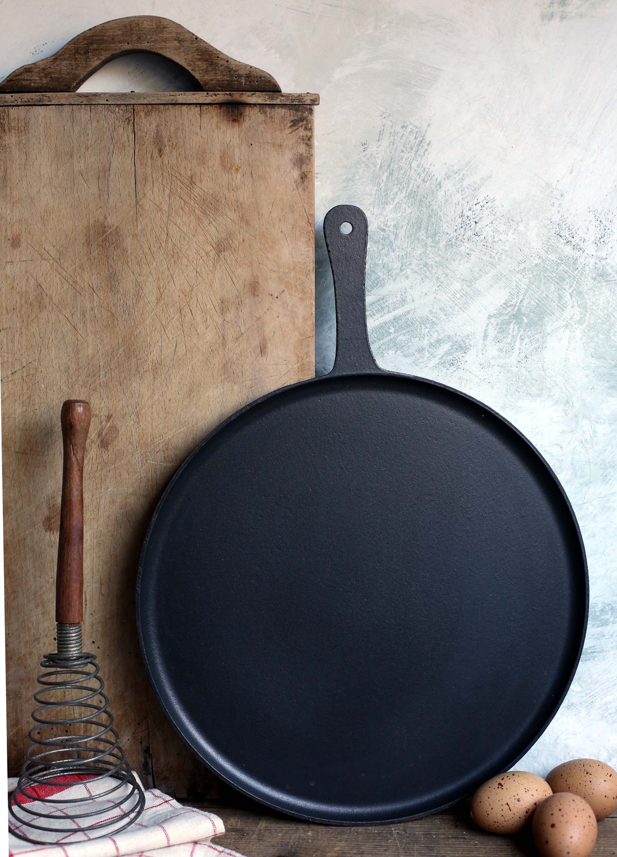 Antique French Cast Iron Crepe Pancake Pan Long Handle Skillet AC  Cousances/le Creuset Size 3 