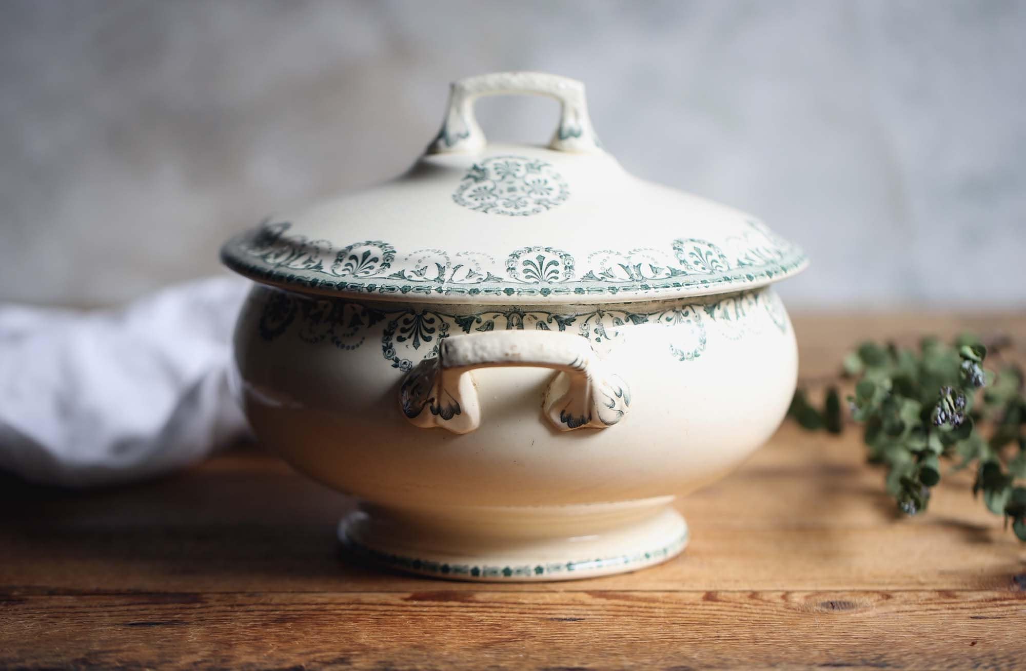 Français Vert et Blanc Tureen Transferware Ironstone Soupe Légumes Servant Plat Roses H B & Cie Choi