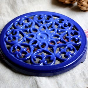 Podstawka żeliwna emaliowana Vintage Staub Blue