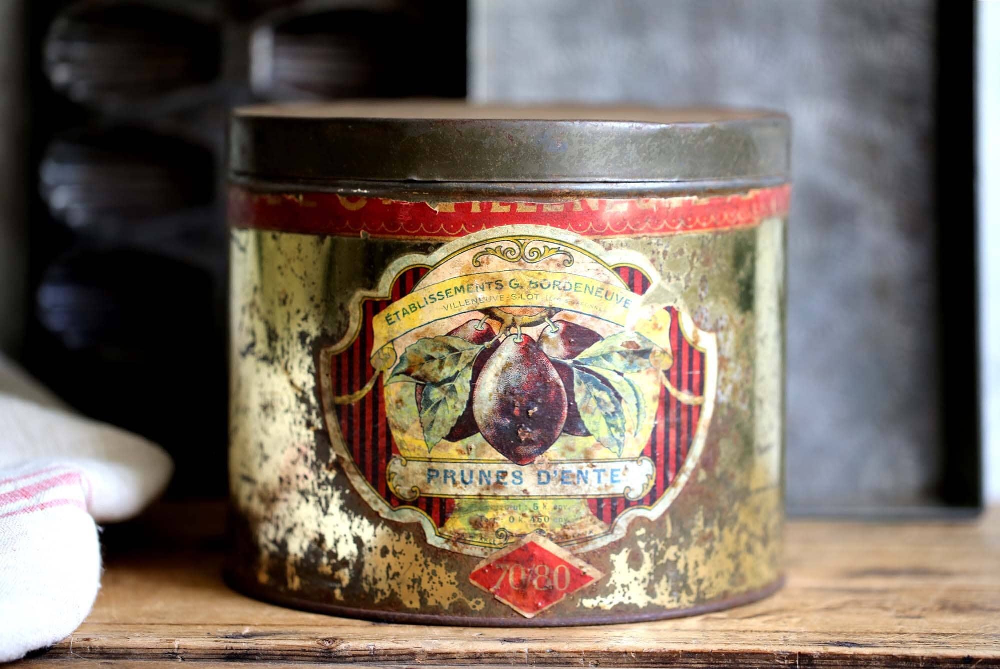 イギリスアンティーク ビスケット缶 BISCUIT TIN - ANTIQUE LEAVES