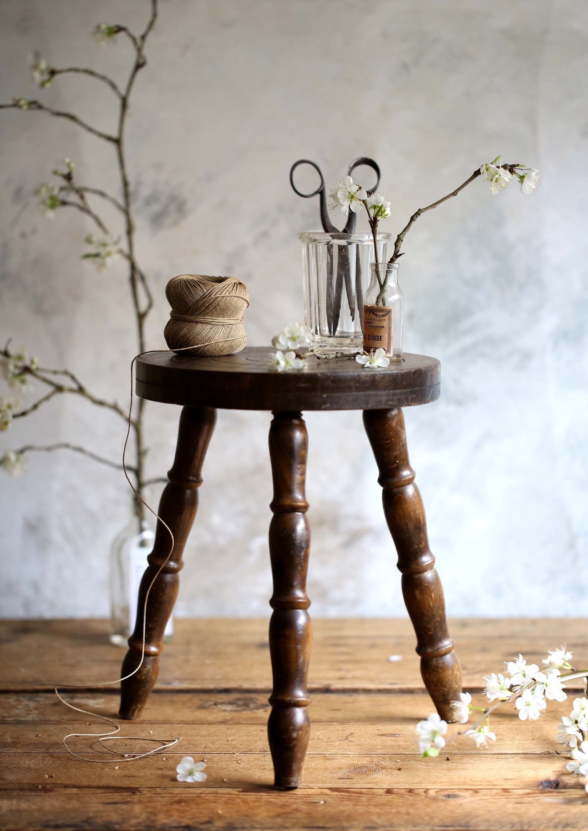 Tabouret Breton 1800S Milkmaid Tabouret Rustique en Bois Français Bullseye Antique Chêne de Traite B