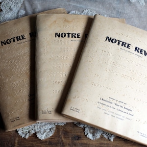 Materiale di lettura del diario in Braille francese d'epoca Notre Revue