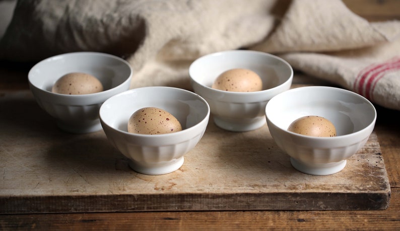 Set of 4 Vintage White Cafe au Lait Bowls French Faceted Porcelain Bowls zdjęcie 1