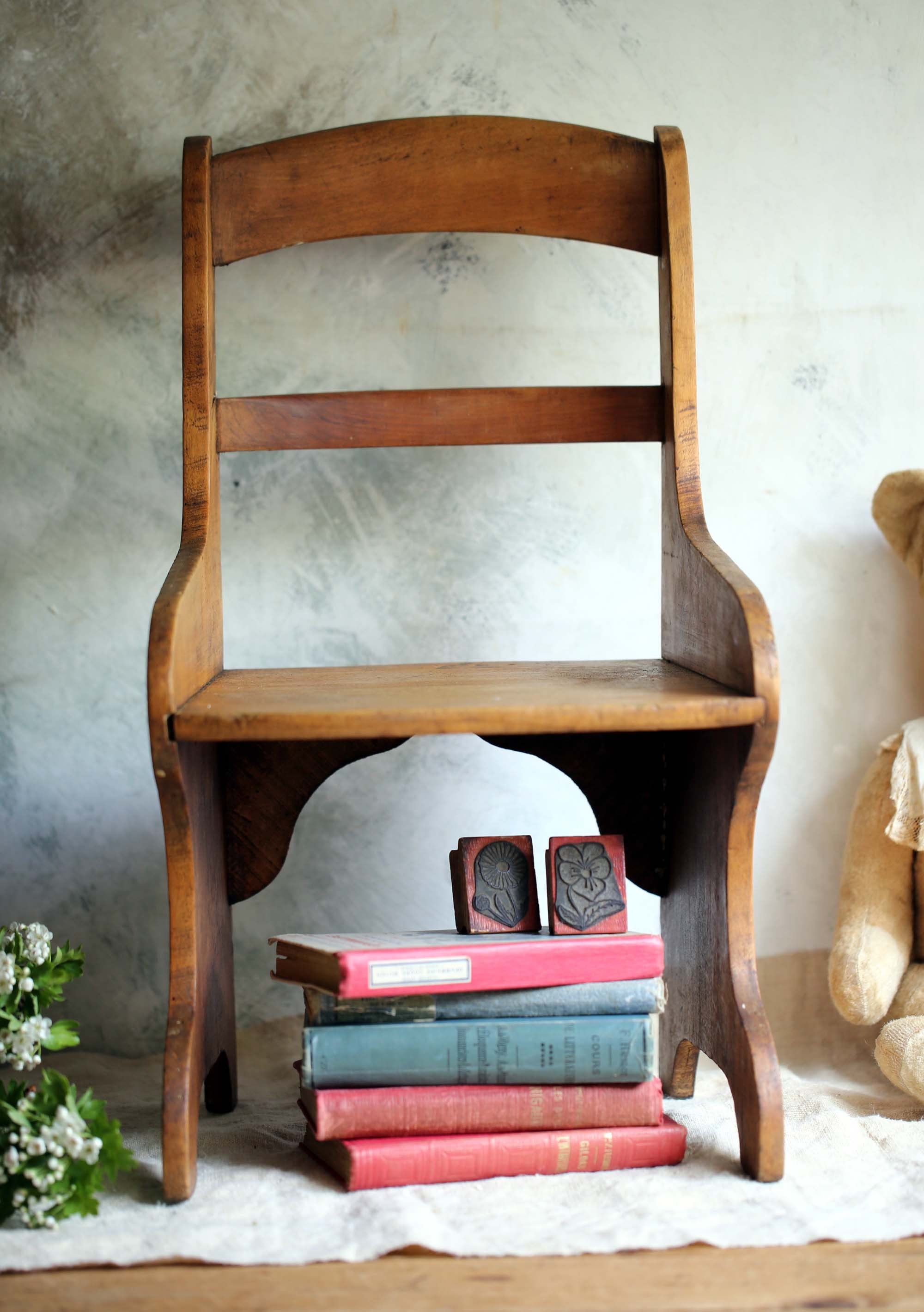 Petite chaise ancienne pour enfant cannée – Brocante La Vitrine