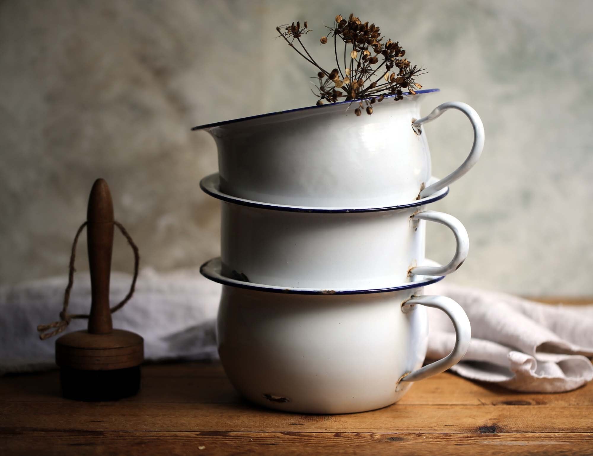 3 Poties en Émail Vintage Blanc Français Potty Collection