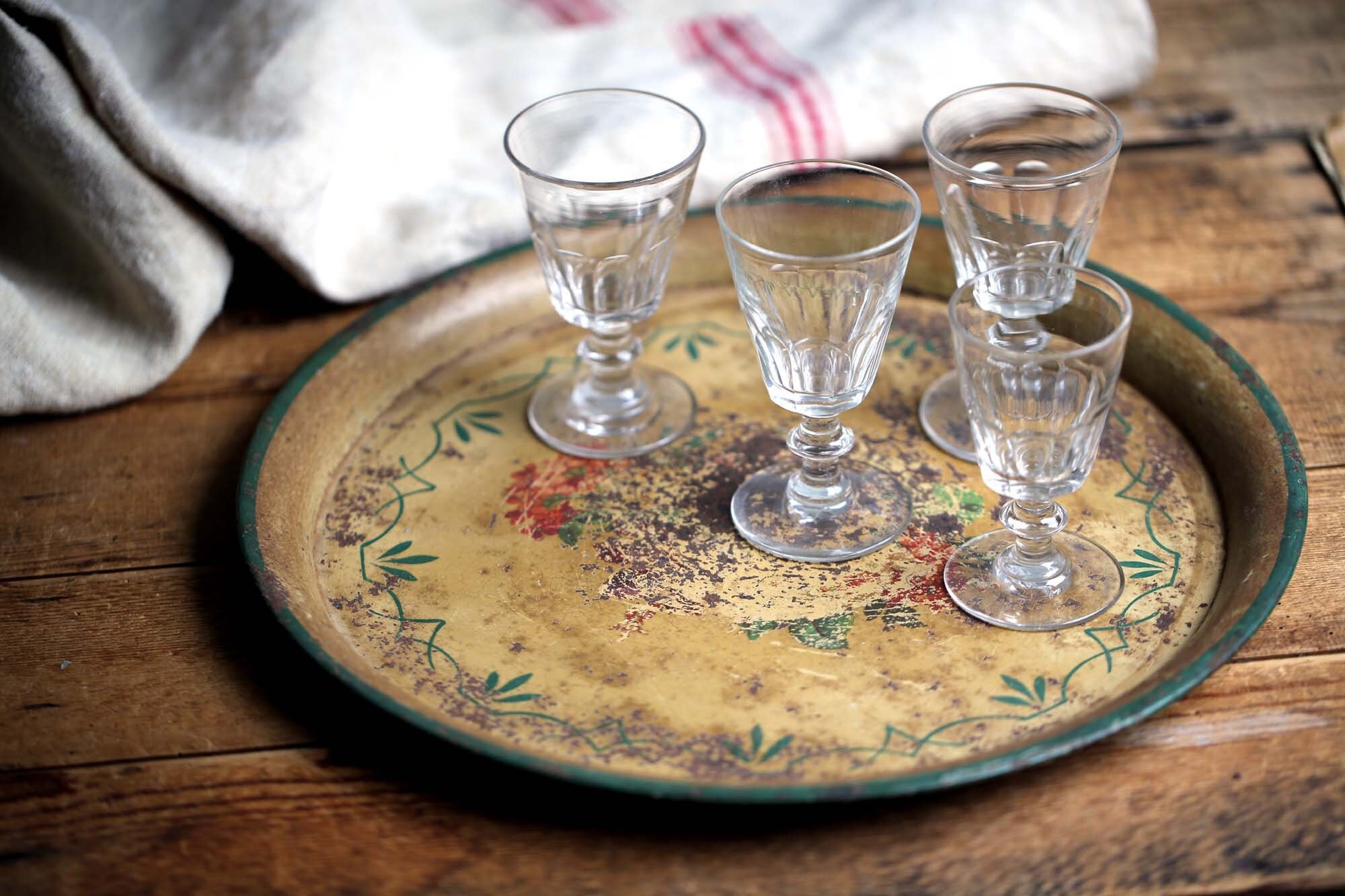 Vintage Français Rond Métal Floral Rusty Tole Drinks Plateau Barware Bistro Roses