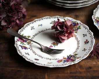 Assiette ancienne française en porcelaine blanche avec joli motif floral rose assiette ronde Limoges E.U.M.