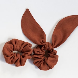 Orangefarbenes Leinen Scrunchie mit Schleife und Pferdeschwanz-Halterung