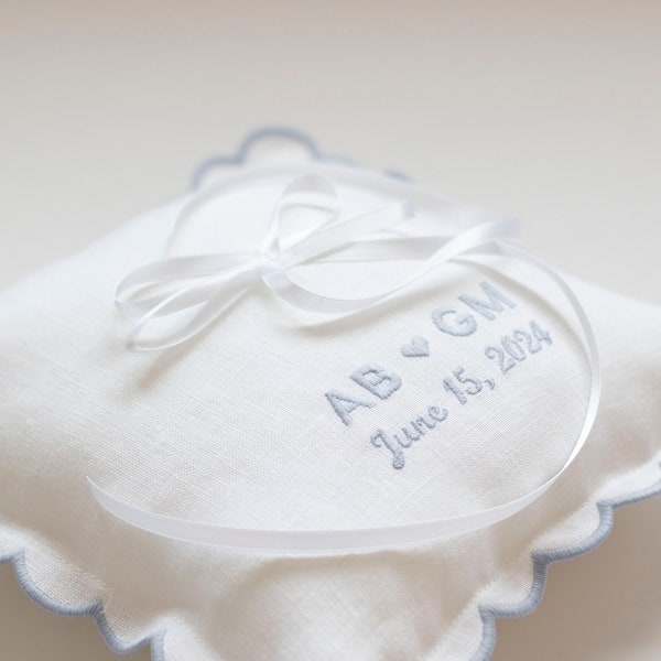 Luxurious Linen Elegance: Personalized Scalloped Ring Bearer Pillow - 9x9" (23x23cm) Exquisite Wedding Keepsake - Artisanal Ceremony Accent