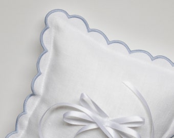 Scalloped Linen Ring Pillow - Custom Wedding Cushion 9x9'' (23x23cm) - Elegant Bridal Detail - Personalized Ceremony Accessory - Keepsake