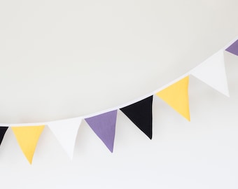 Vier de steun voor LGBTQ met niet-binaire linnen wimpels - Pride Decor