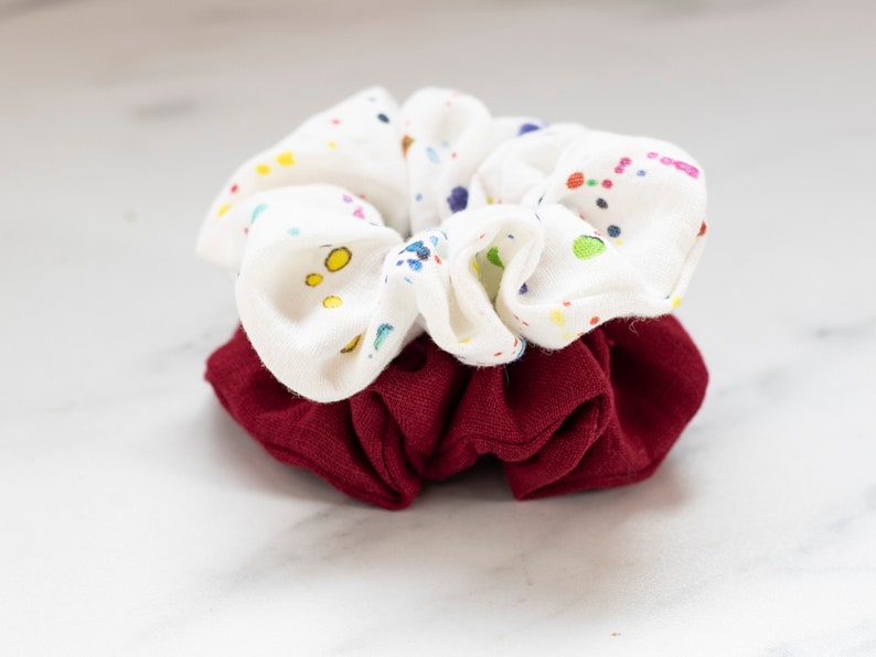 Bow scrunchie set of 2 Hair wrap Linen scrunchies with bow Knot scrunchy Hand wrist accessory Watercolor splash print and dark red set