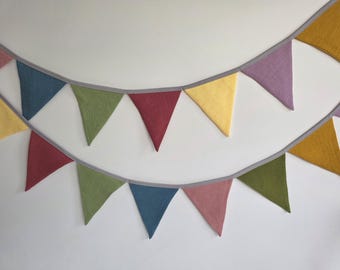 Veelkleurige linnen driehoeksslinger voor feesten, bruiloften en verjaardagen