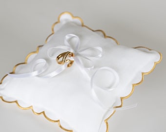 Chique wit-gouden kussen voor ringdrager - aangepaste bruiloftsherinnering - elegant: 23 x 23 cm