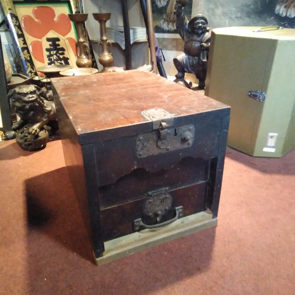 Antique japanese tansu ships chest video