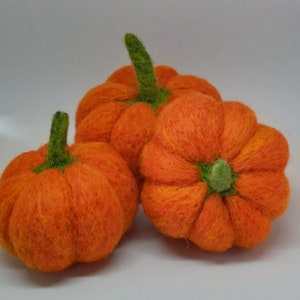 Set of 3, felted pumpkin decor, pumpkin decoration, autumn fall decorations, halloween pumpkin decorations, thanksgiving table decorations image 2