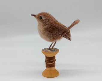 Felted Wren bird, gift, ornament, decoration, needle felt, wool felt, felted bird, spring summer bird, gift for dressmakers, bird lovers