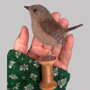 Felted Wren Bird Ornament: Wool Needle Felt Decoration on Wooden Spool