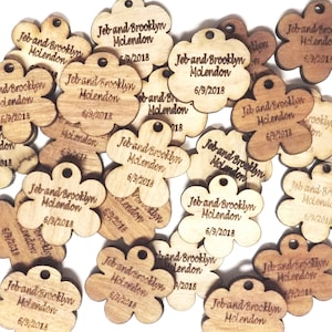 Benutzerdefinierte holzgravierte Schattenboxstücke | 75+ personalisierte Geschenkanhänger aus Holz | Business Logo-Event Ticket-Schlüsselanhänger Andenken Hochzeit Gunst Label